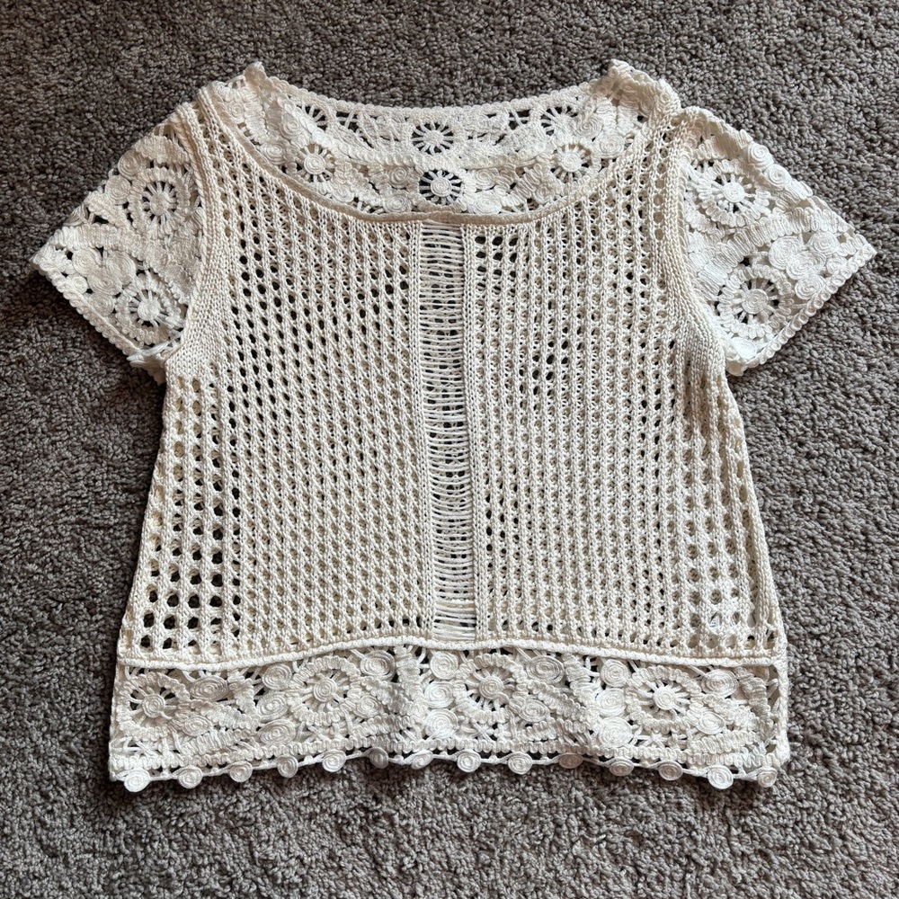 H&M Size M Crochet Short Sleeve Top